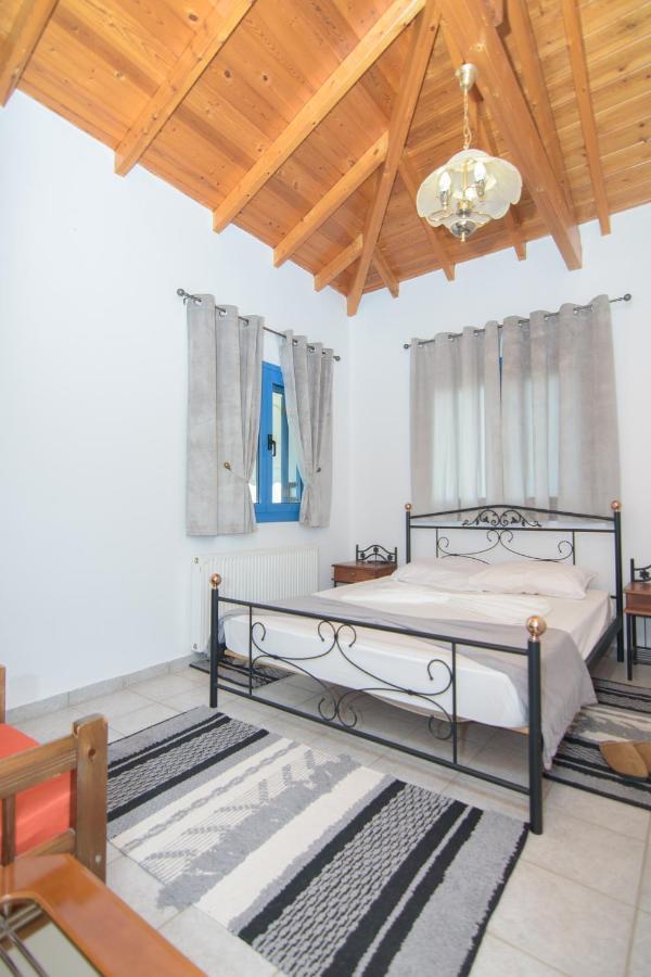 Samian Thalia Apartment Pagondas Exterior photo